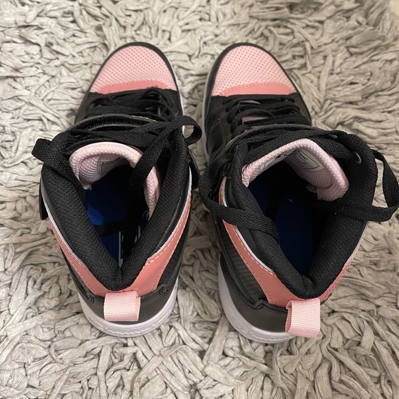 Champion shoes - Picture 4 of 5